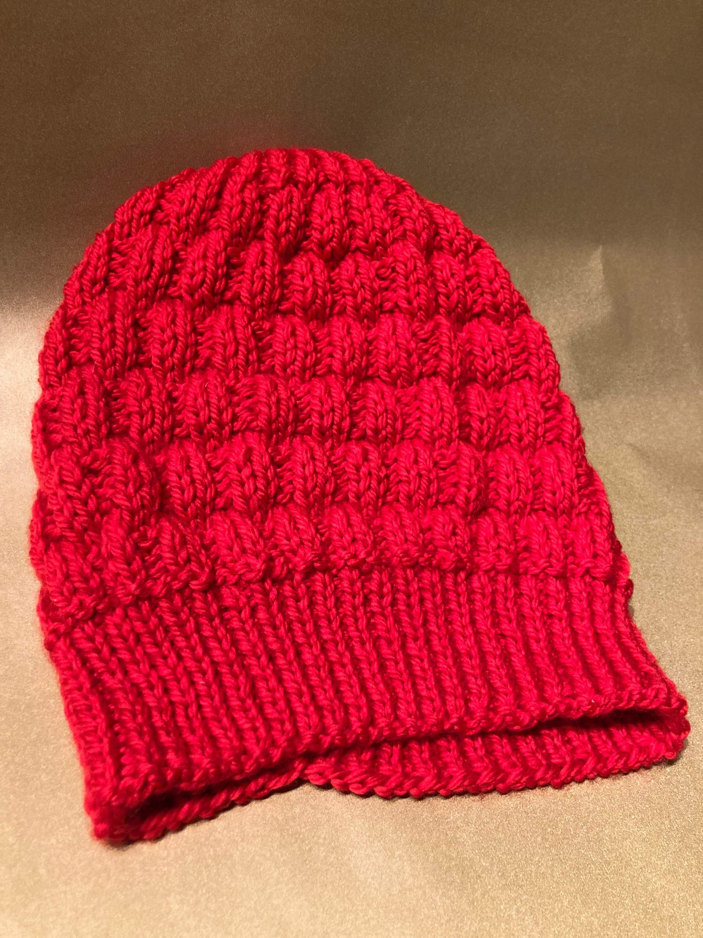 Handgestrickte Rote Merino Mütze – Design mit Schmetterlingskukon-Flair - AyWool