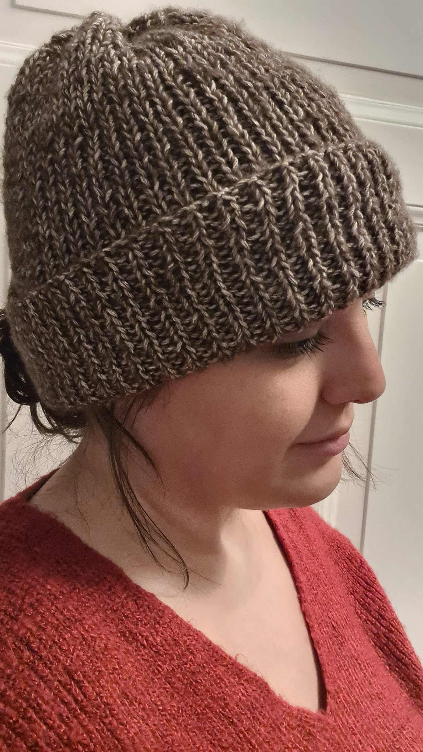 Handgestrickte Unisex Mütze aus Seide und Merino Schurwolle in Braun Meliert - AyWool