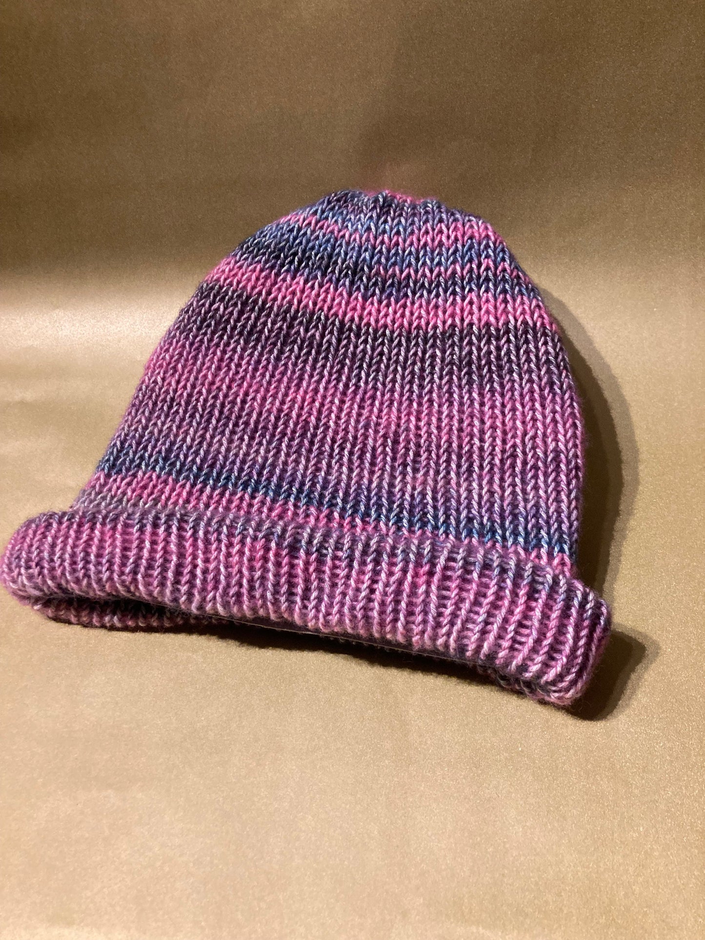 Handgestrickter Rosa Beanie aus Schurwolle und Seide - AyWool