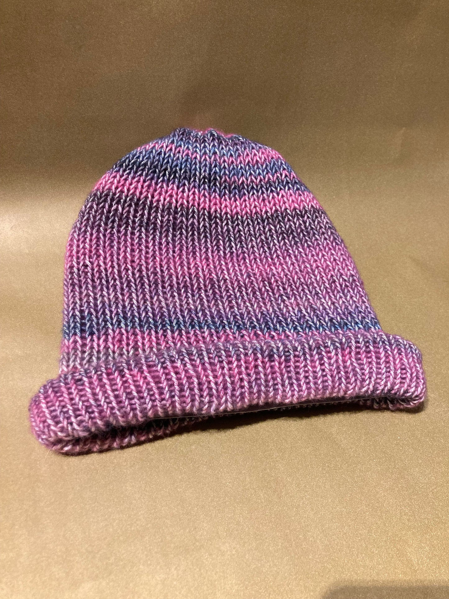 Handgestrickter Rosa Beanie aus Schurwolle und Seide - AyWool